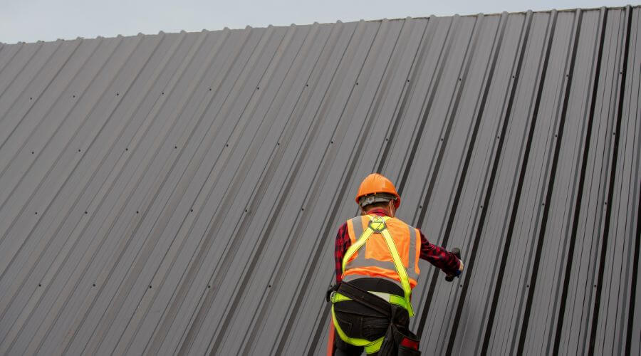 Professional New roof installation in Summitville, IN